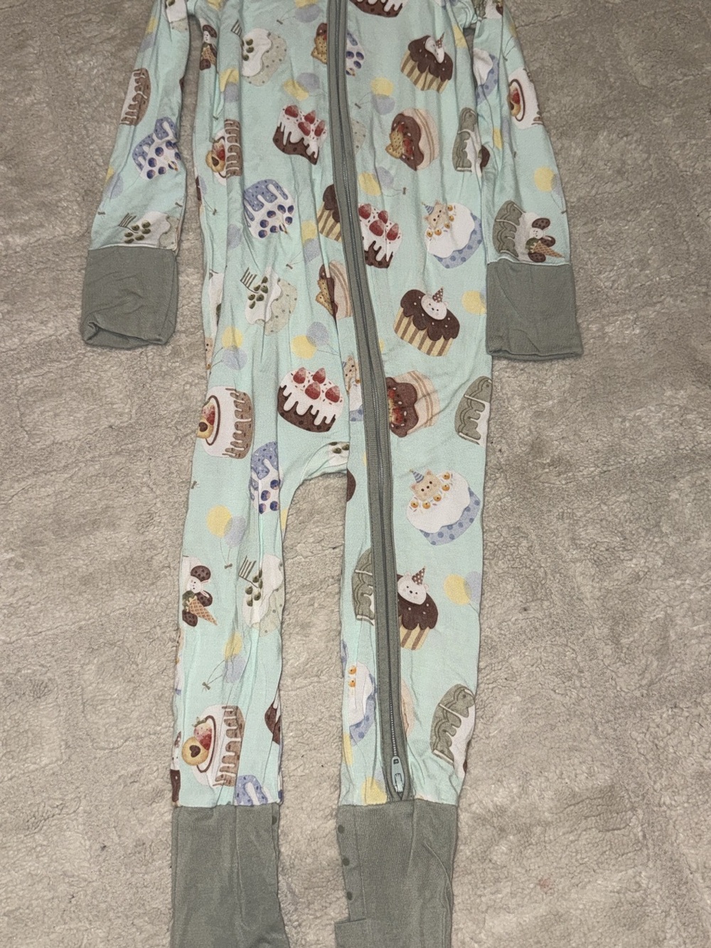 Big dreams little Jammie’sCupcake Print Light Mint zippy